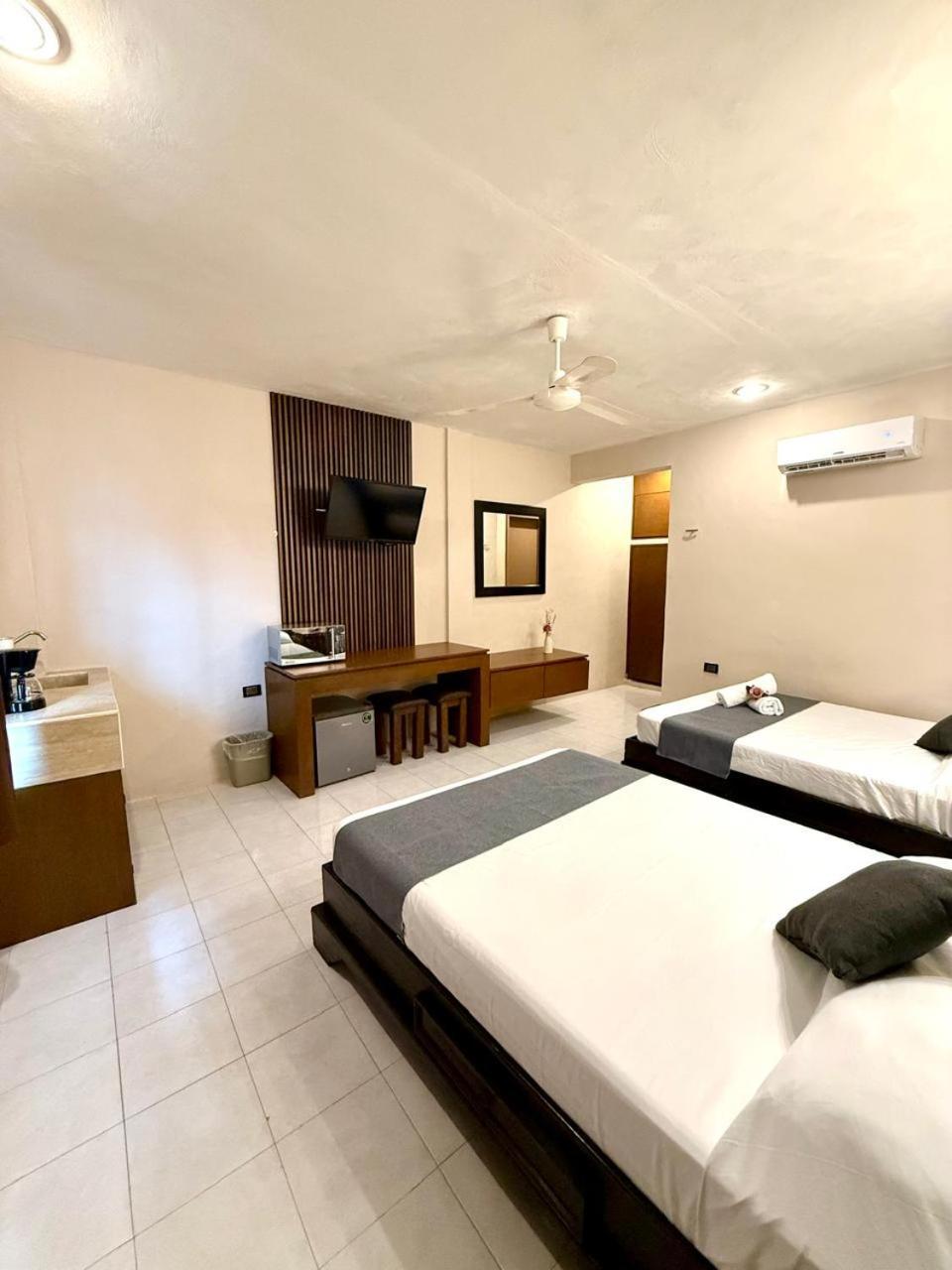 Hotel Baroni Progreso  Exterior photo